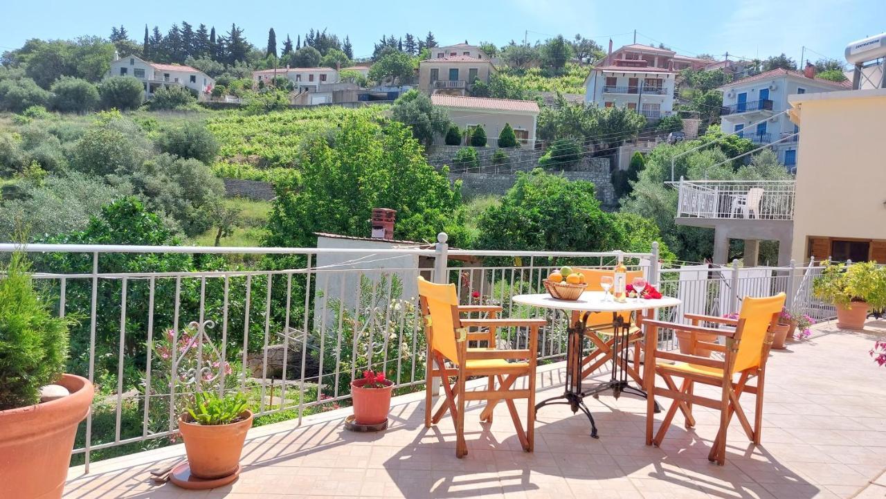 Euryclea Apartments Perachori Bagian luar foto